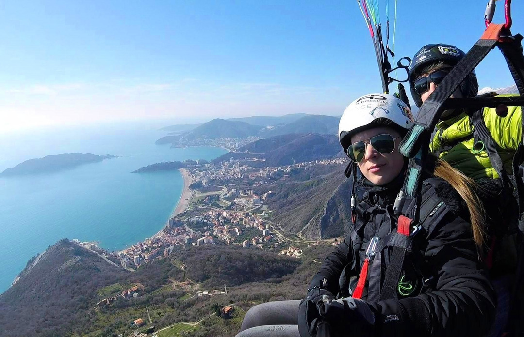Montenegro’s Summer Buzz Meets Paragliding Adventure
