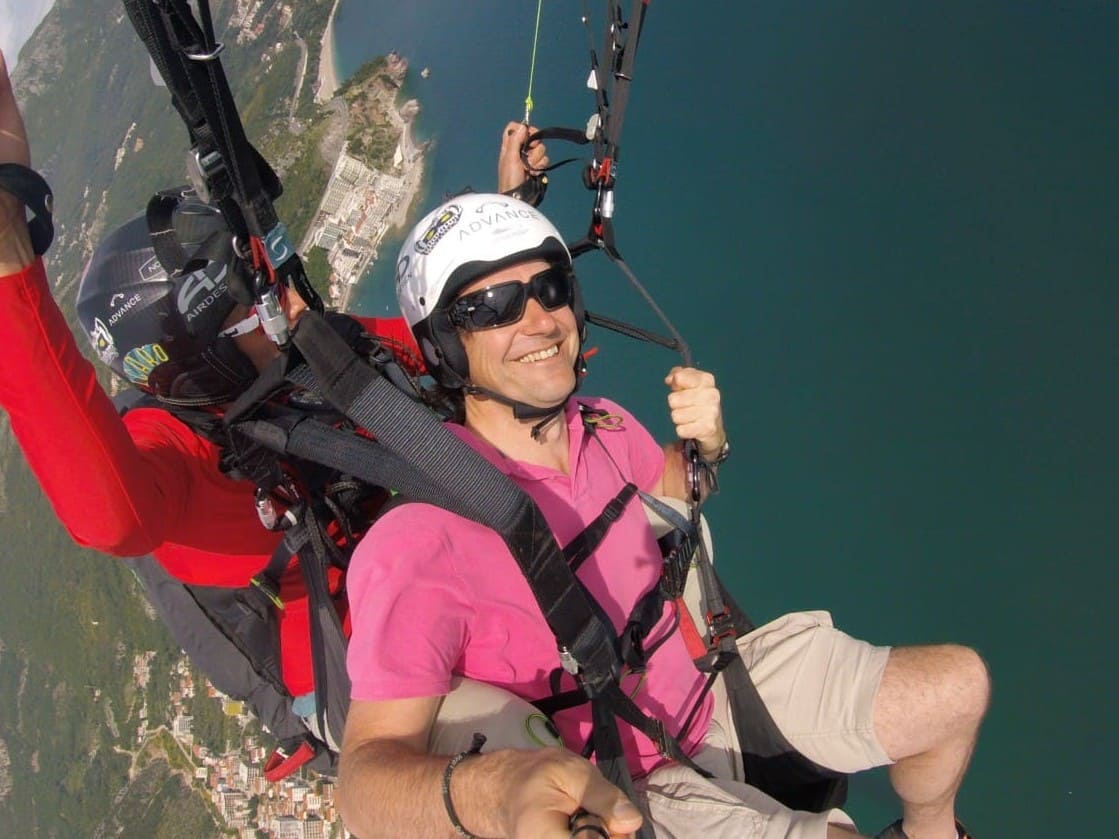 Experience thrilling paragliding in Montenegro! Soar above Budva's stunning landscapes and create unforgettable memories. Book your adventure today!